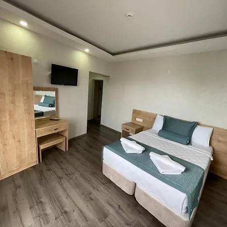 Kroisos Lake Hotel 2*